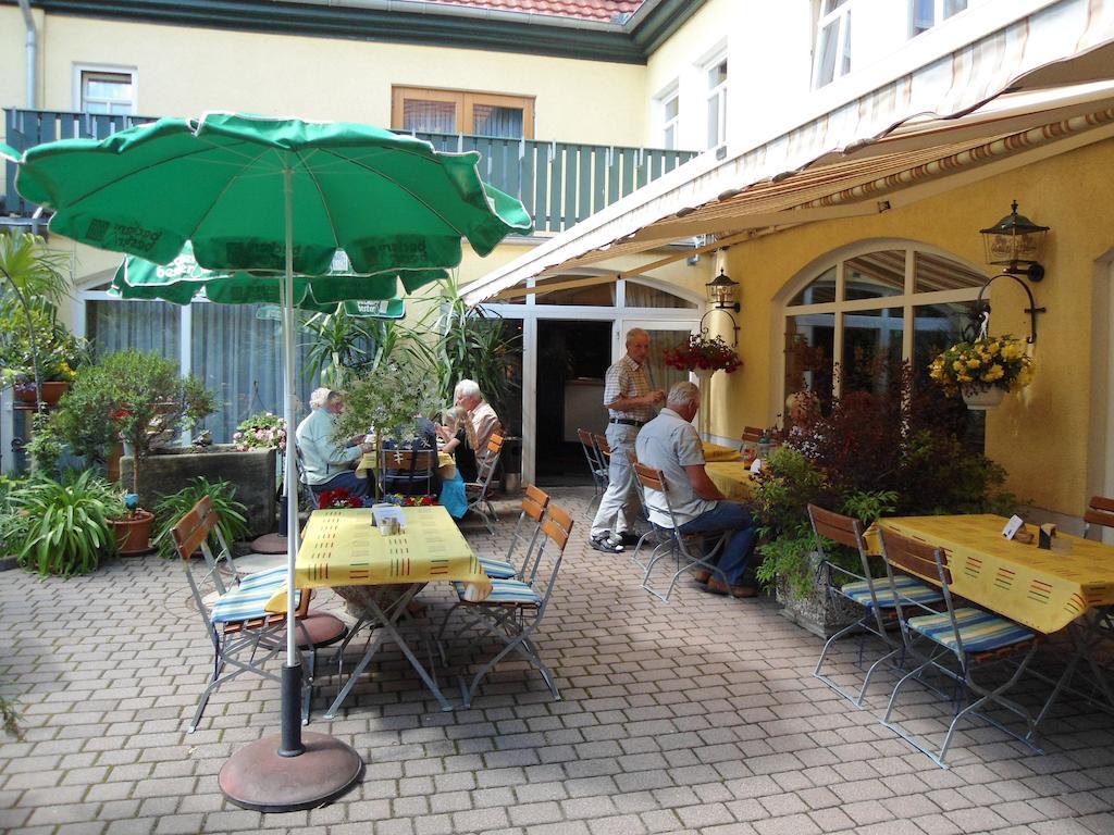 Gasthof Und Landhotel Zur Ausspanne Klipphausen Esterno foto