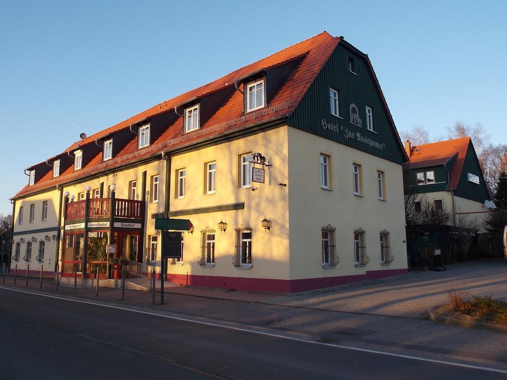 Gasthof Und Landhotel Zur Ausspanne Klipphausen Esterno foto