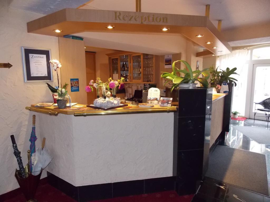 Gasthof Und Landhotel Zur Ausspanne Klipphausen Esterno foto