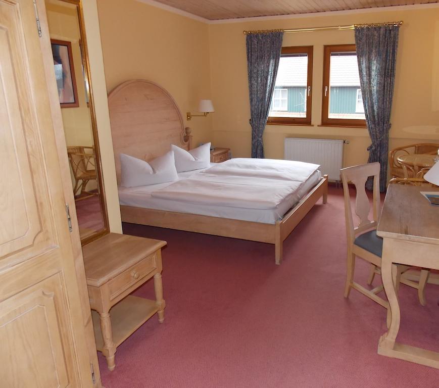 Gasthof Und Landhotel Zur Ausspanne Klipphausen Camera foto