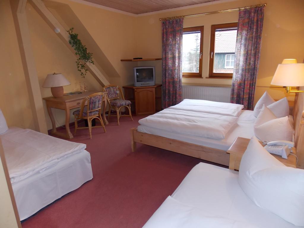 Gasthof Und Landhotel Zur Ausspanne Klipphausen Camera foto