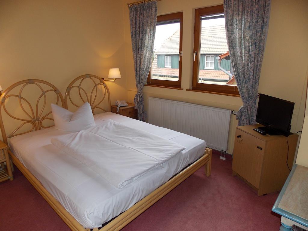 Gasthof Und Landhotel Zur Ausspanne Klipphausen Camera foto