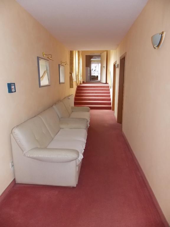 Gasthof Und Landhotel Zur Ausspanne Klipphausen Esterno foto
