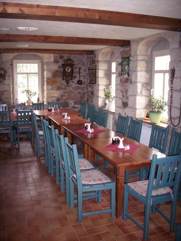 Gasthof Und Landhotel Zur Ausspanne Klipphausen Esterno foto
