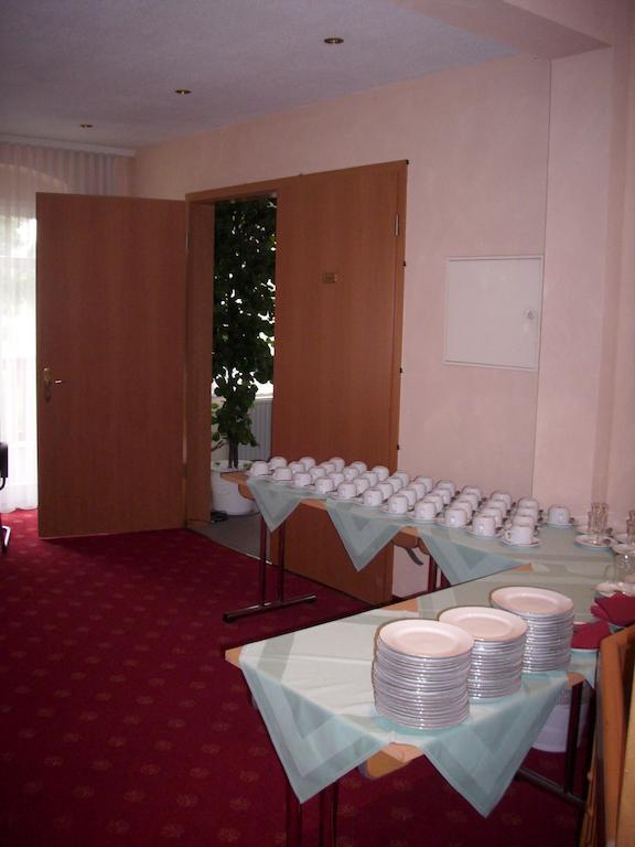 Gasthof Und Landhotel Zur Ausspanne Klipphausen Esterno foto