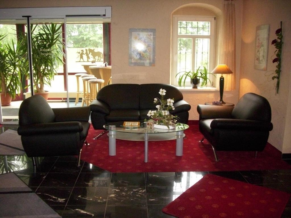 Gasthof Und Landhotel Zur Ausspanne Klipphausen Esterno foto